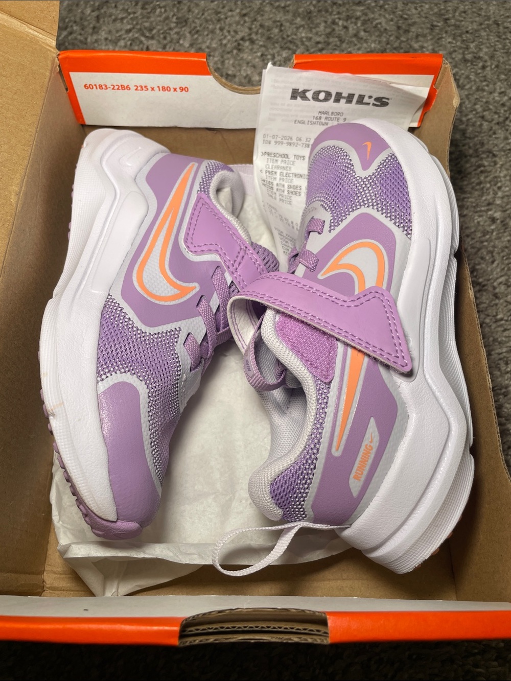 GIRLS' NIKE COSMIC RUNNER RUNNING SHOES - Picture 9 of 10